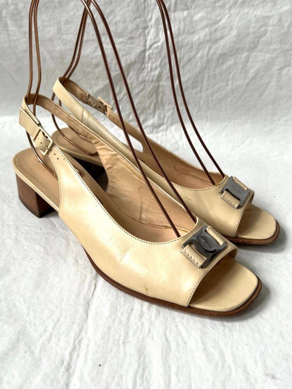 Salvatore Ferragamo slingback heels 7.5 B Renata cream beige leather peep toe